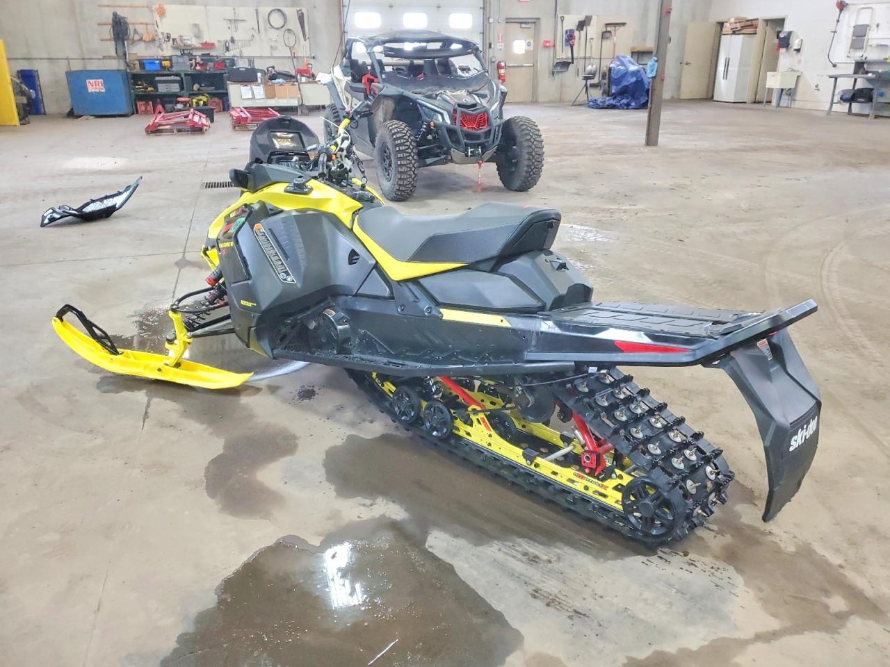 2022 Skidoo Renegade XRS