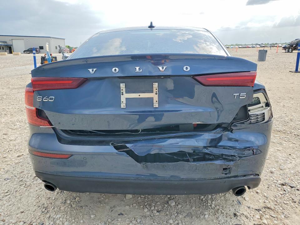 2020 Volvo S60 T5 Momentum