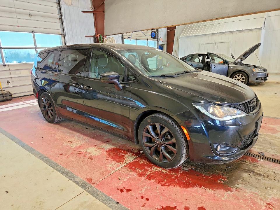 2019 Chrysler Pacifica Touring Plus