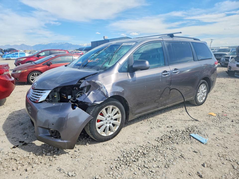 2011 Toyota Sienna Limited 7-passenger