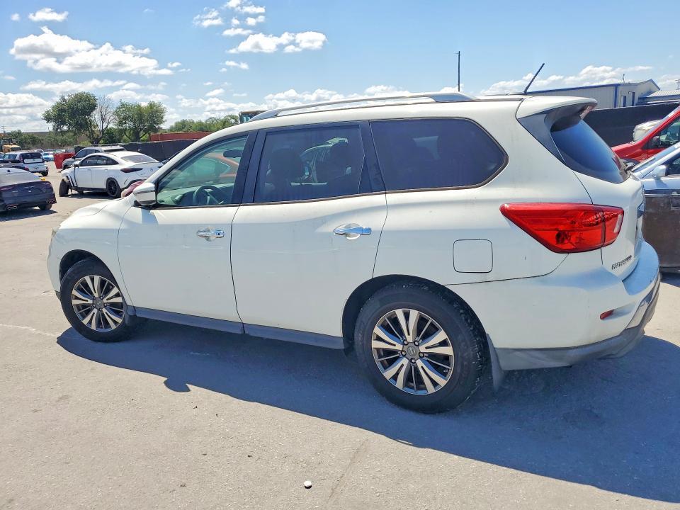 2018 Nissan Pathfinder s