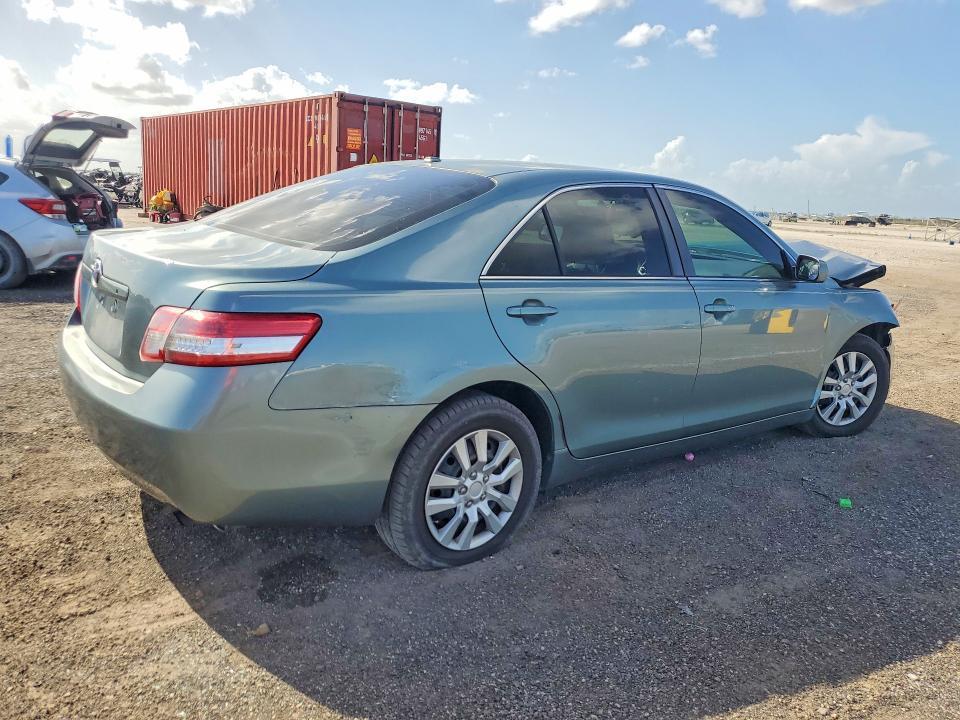 2010 Toyota Camry le