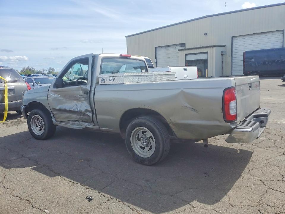 2000 Nissan Frontier xe