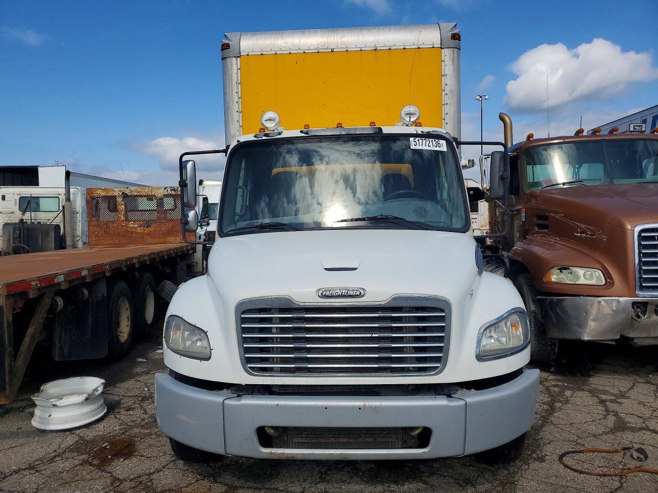 2014 Freigliner 2014 Freightliner Business Class M2 BOX Truck