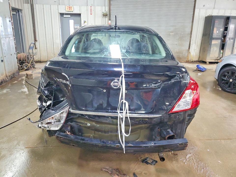 2015 Nissan Versa 1.6 s