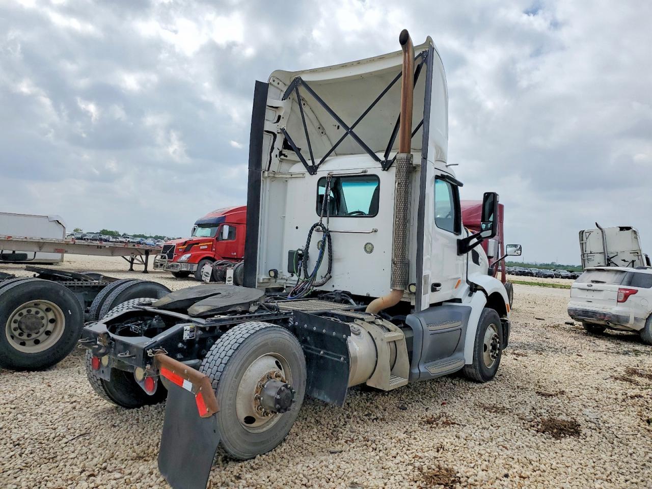 2018 Peterbilt 579 Semi Truck