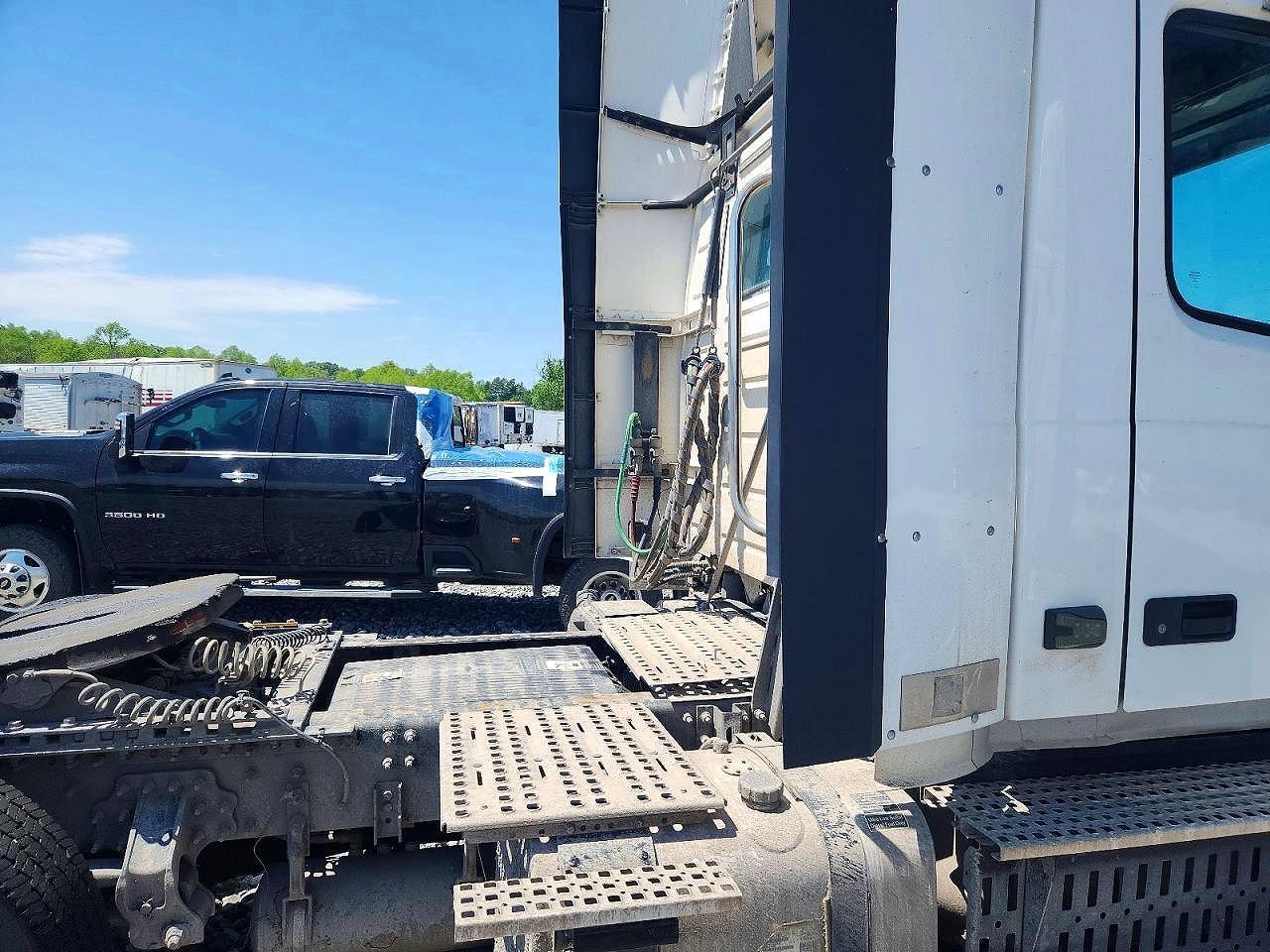 2017 Volvo VNL Semi Truck