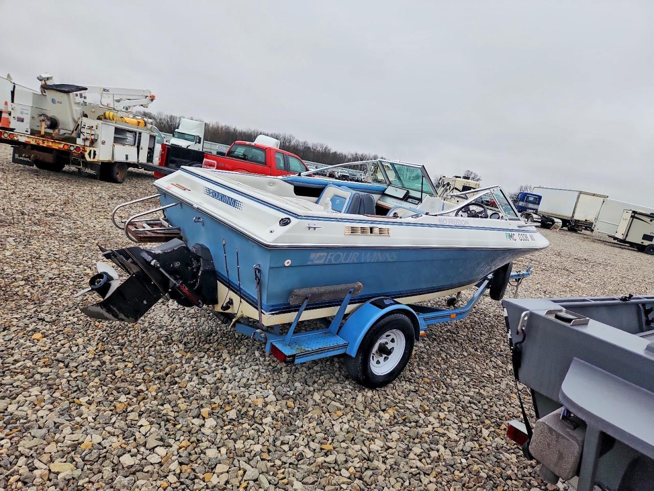 1989 Four Winds 1989 Four Winns Boat