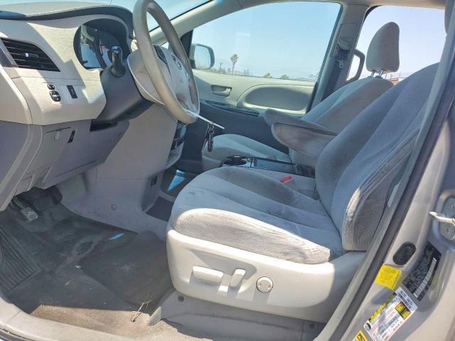 2012 Toyota Sienna le