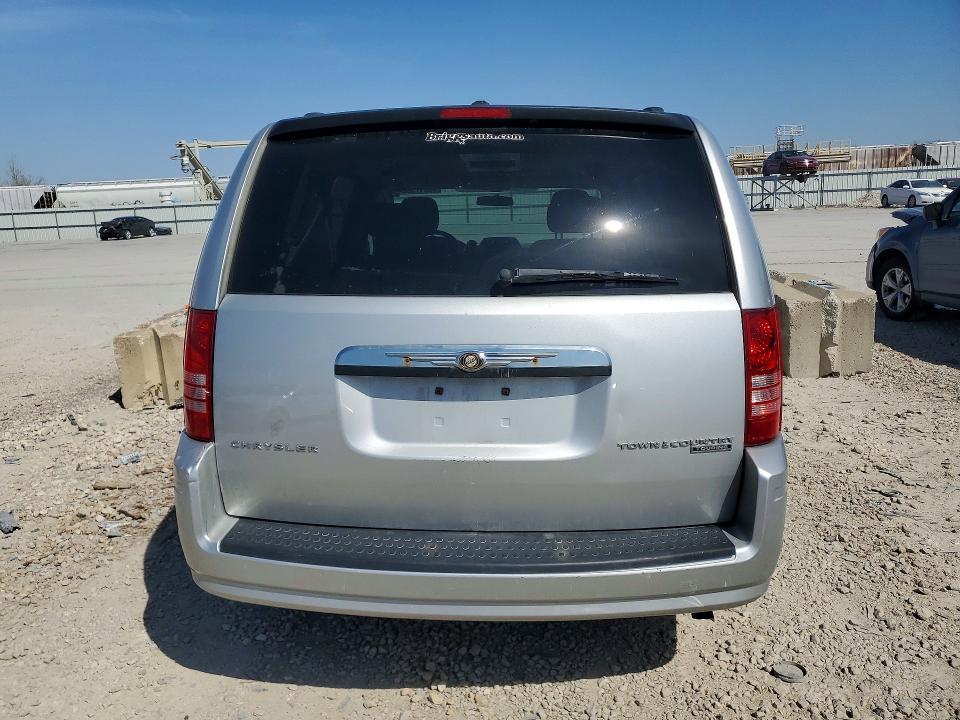2010 Chrysler Town & Country Touring