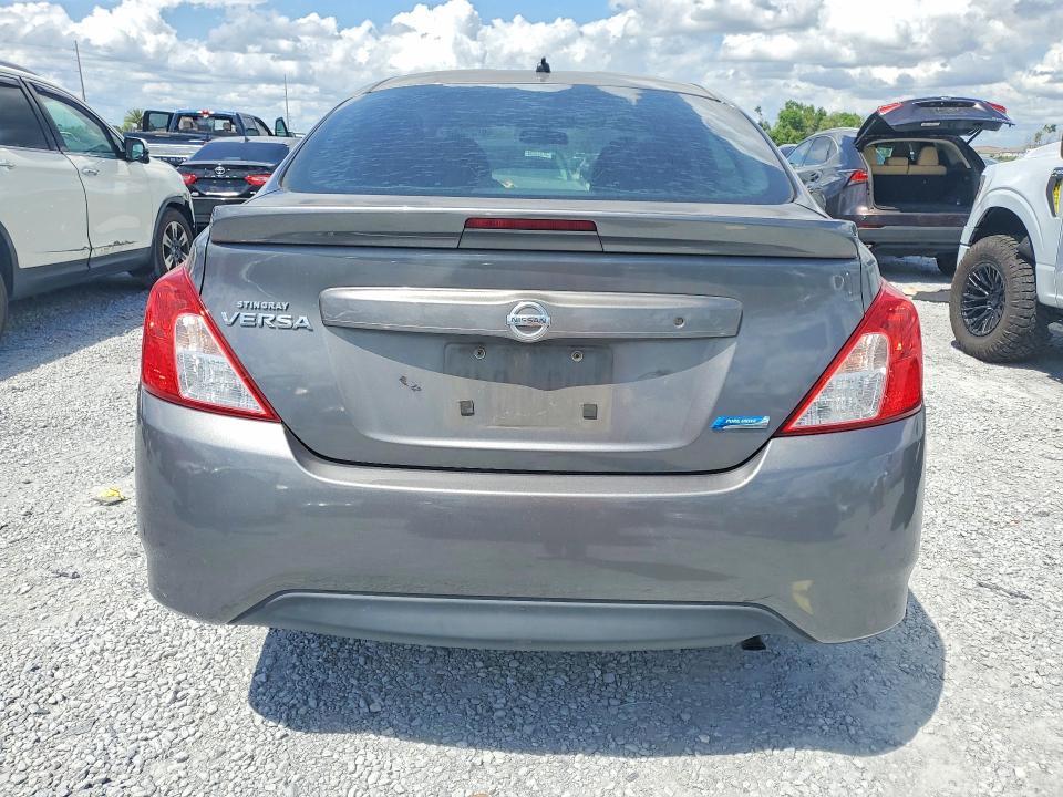 2016 Nissan Versa 1.6 s Plus