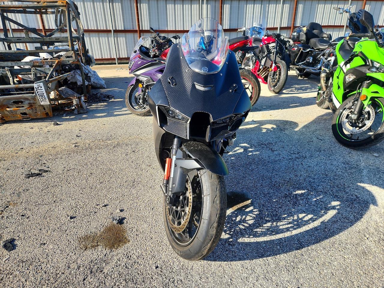 2024 Kawasaki ZX1002 L