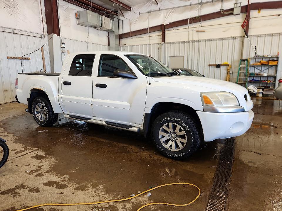 2007 Mitsubishi Raider LS