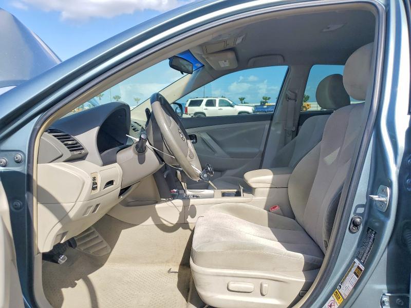 2010 Toyota Camry le