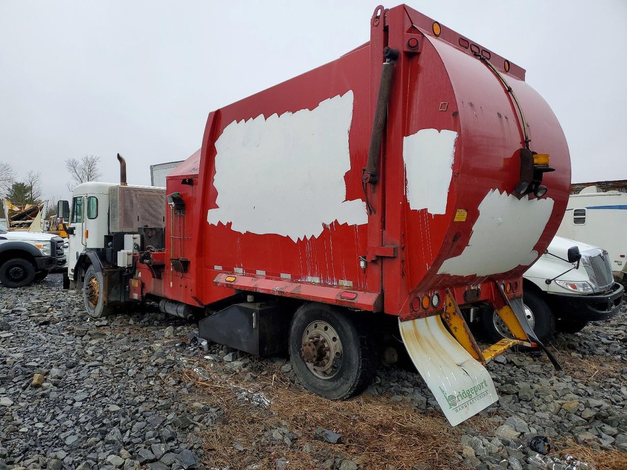 2016 Peterbilt 320 Refuse Truck