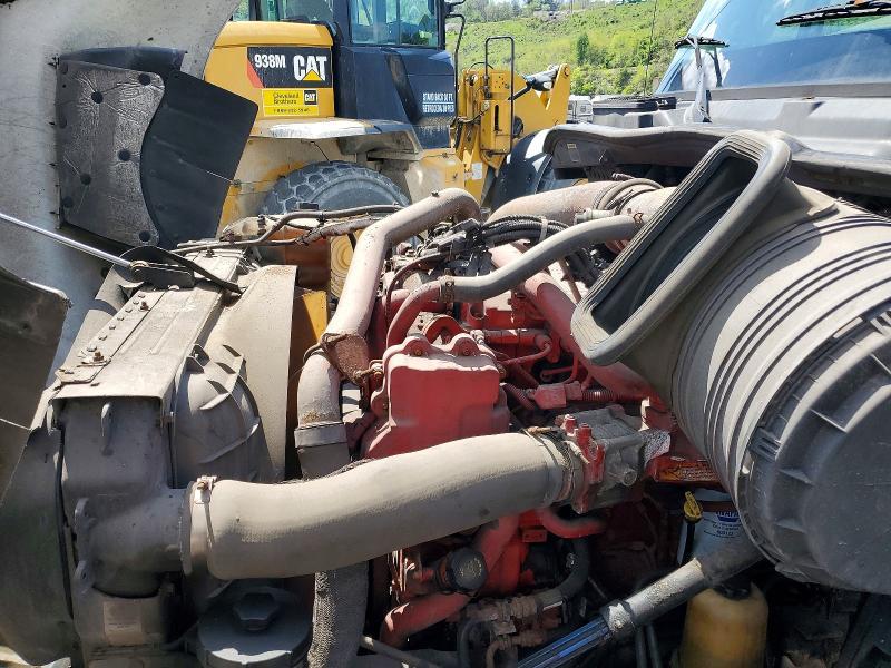 2015 International Prostar Semi Truck