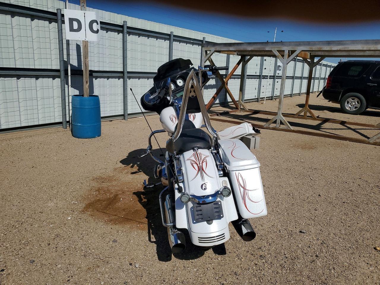 2011 Harley-Davidson Flhx