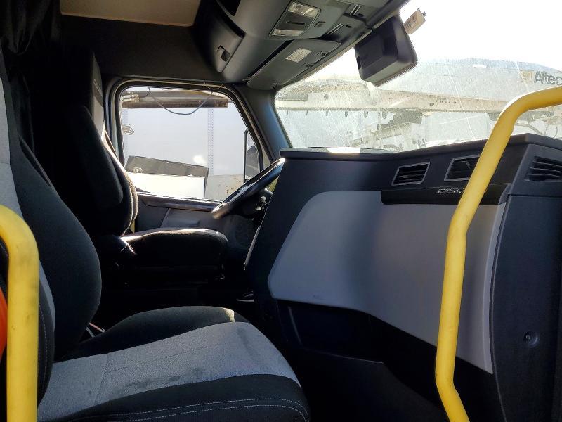 2020 Freightliner Cascadia 126 Semi Truck