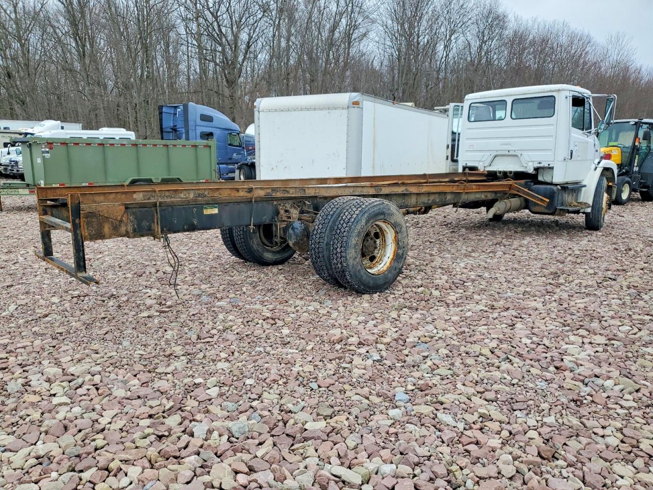 1999 Freightliner Medium Conventional FL70