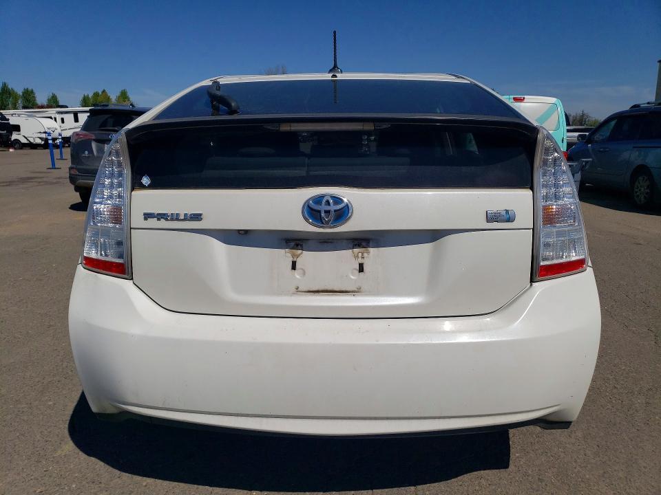 2010 Toyota Prius iii