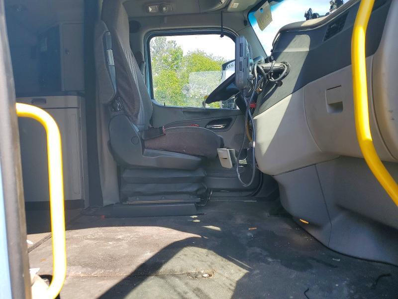 2021 Peterbilt 579 Semi Truck
