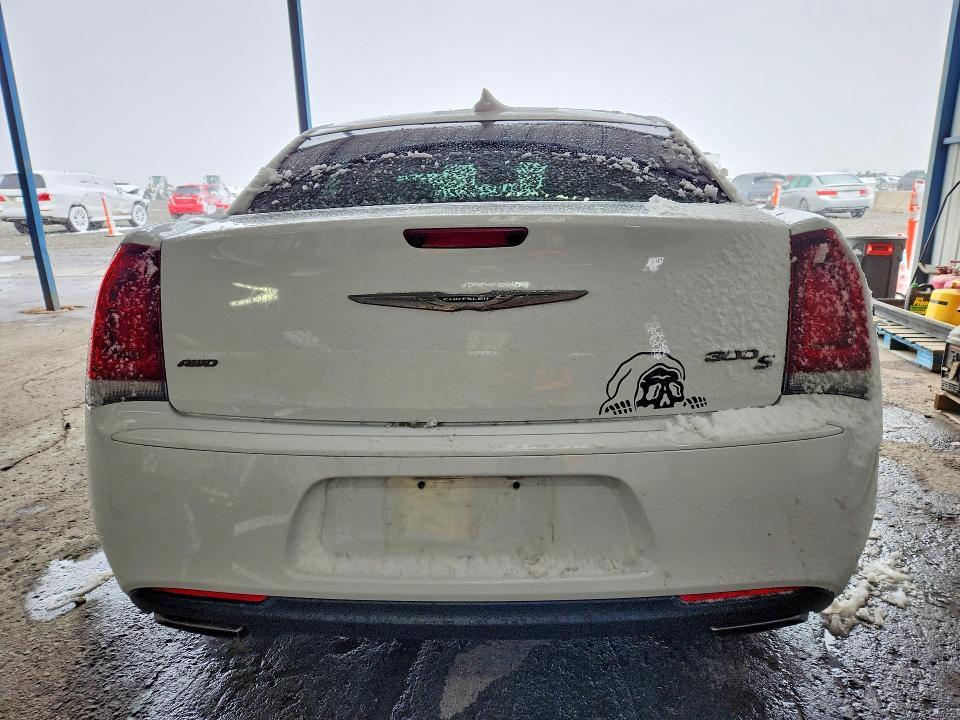 2016 Chrysler 300 s
