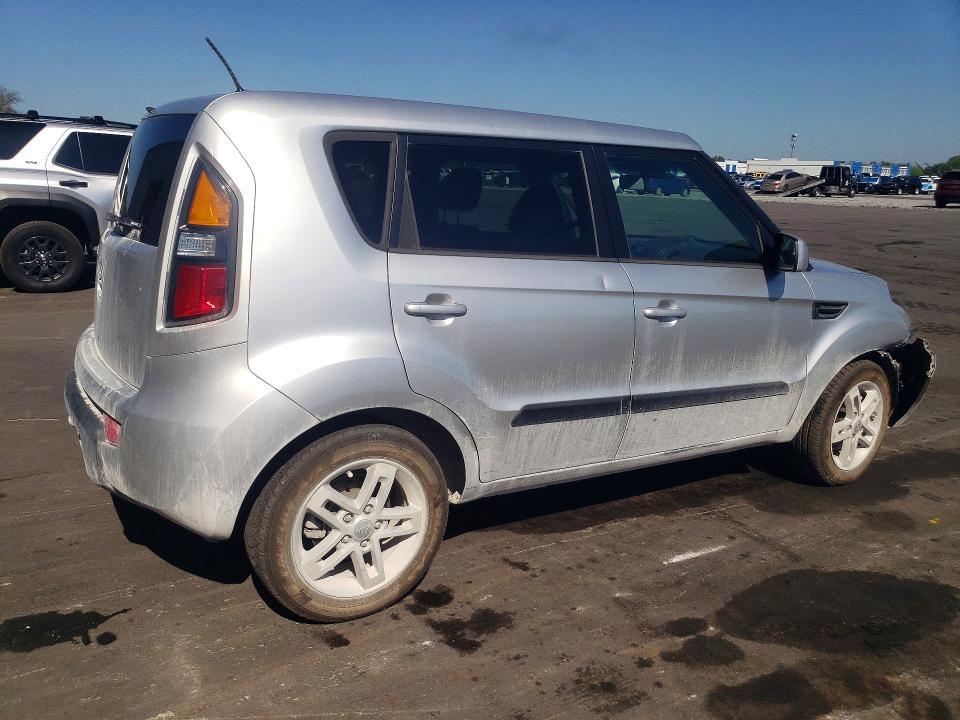 2011 KIA Soul +