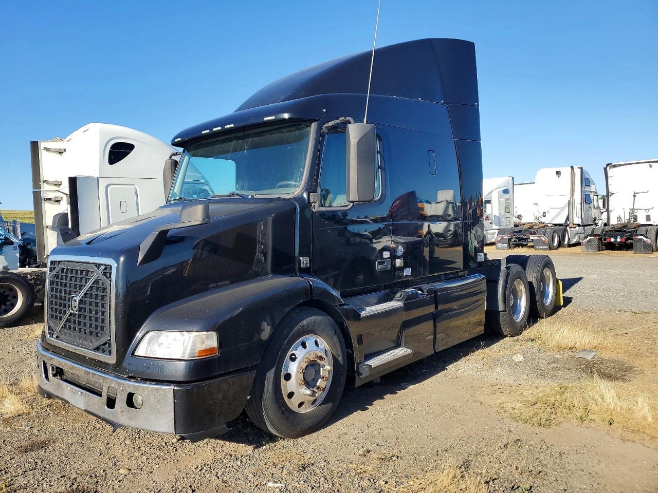 2017 Volvo VNM Semi Truck