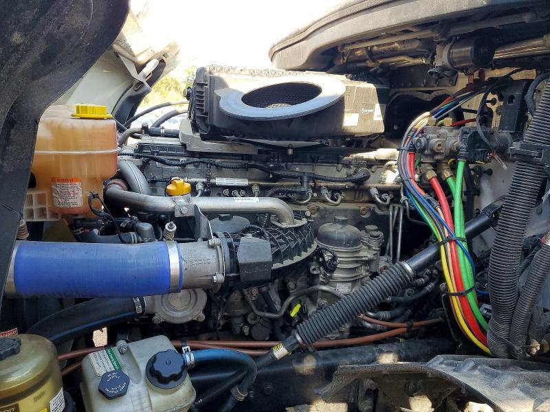 2020 Freightliner Cascadia 126 Semi Truck