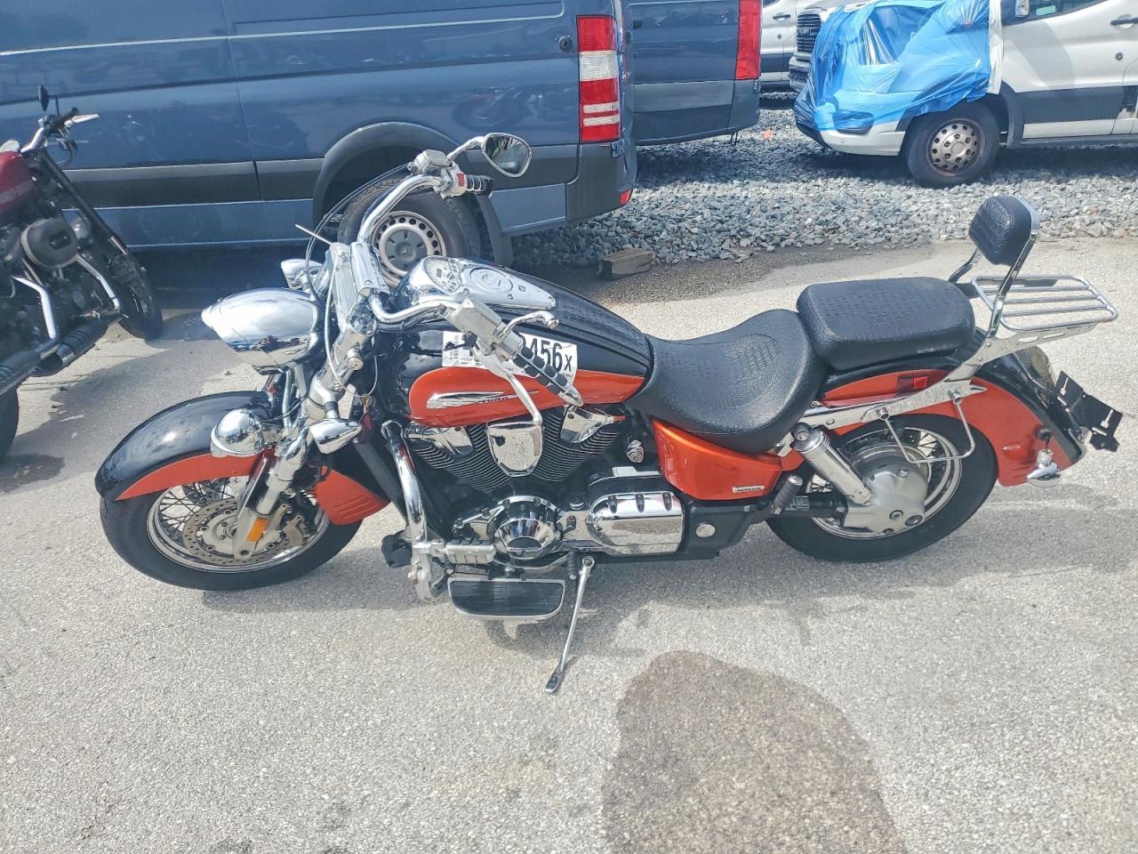 2006 Honda VTX1800 S2