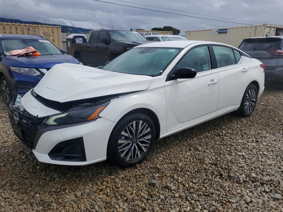 2026 Nissan Altima sv