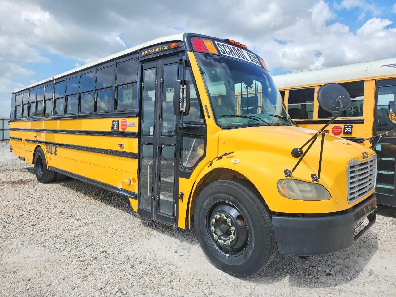 2009 Thomas SAF-T-LINER C2-School Bus