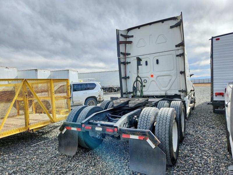 2021 Freigliner 2021 Freightliner Cascadia 126 Semi Truck
