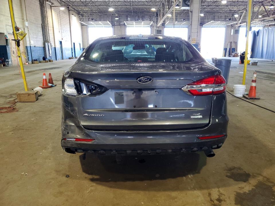 2020 Ford Fusion se