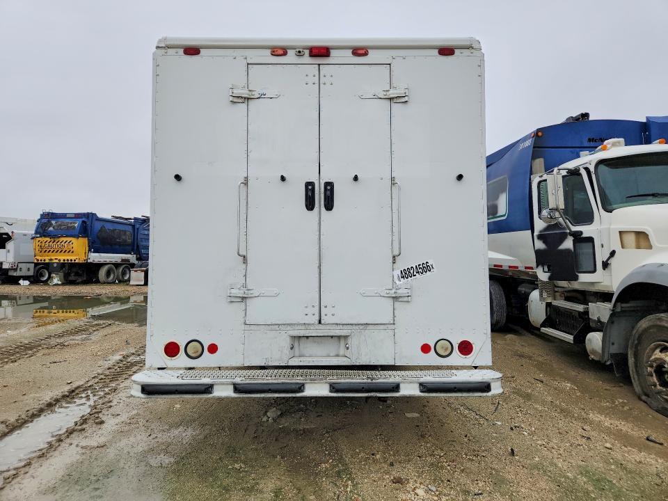 2008 Freightliner MT45G Chassis Delivery Truck