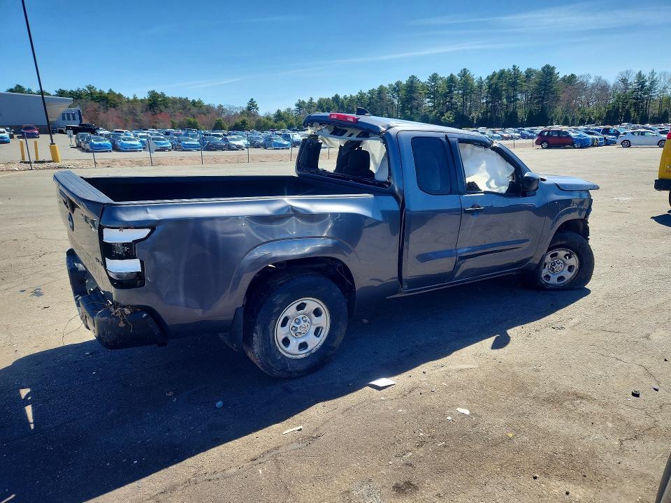 2022 Nissan Frontier s