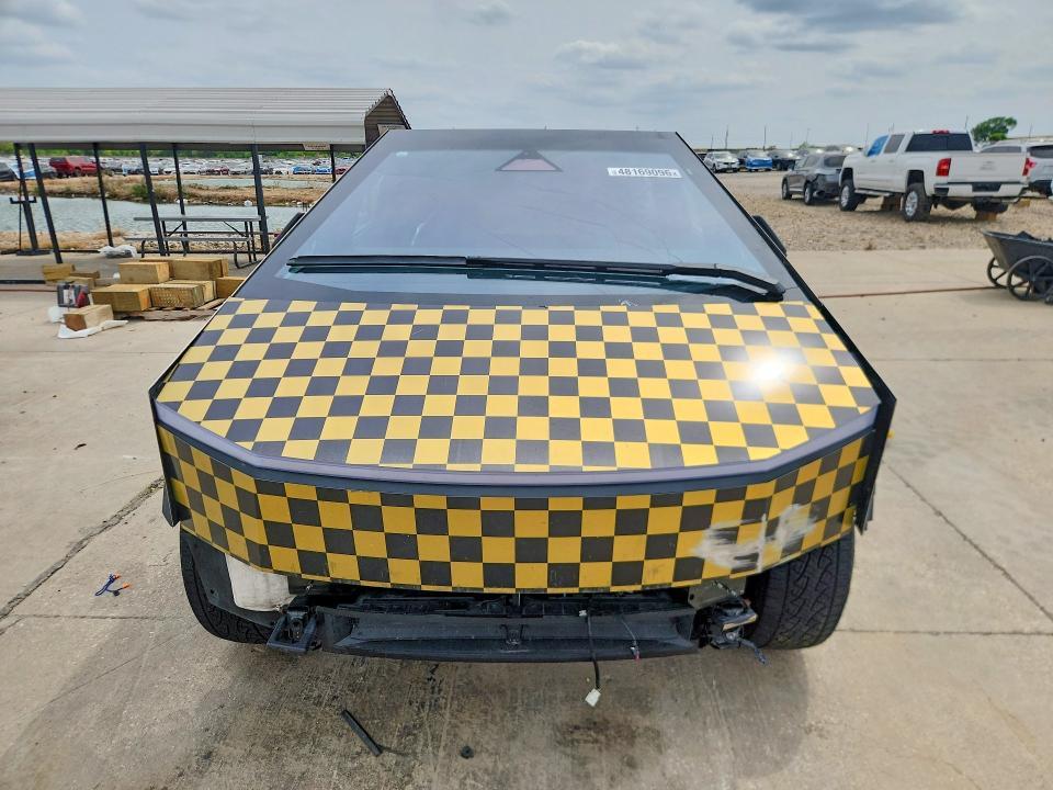 2024 Tesla Cybertruck