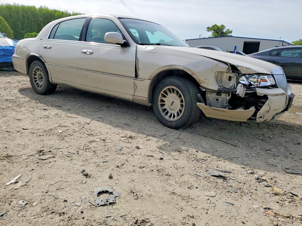 2000 Lincoln Town car Cartier