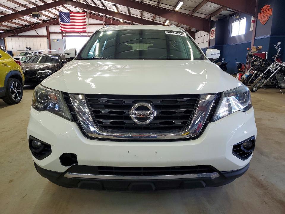2017 Nissan Pathfinder sv