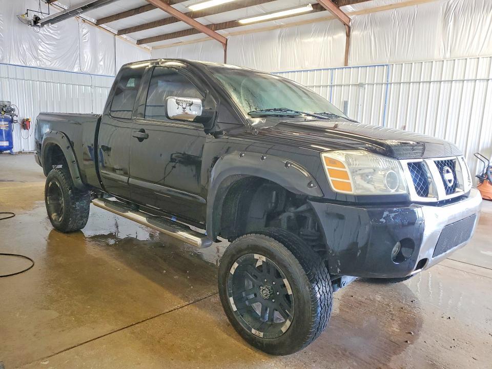 2004 Nissan Titan XE