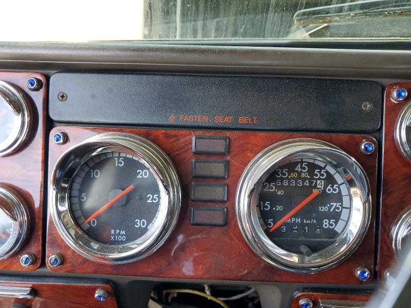 2005 Freightliner Fld132 Semi Truck