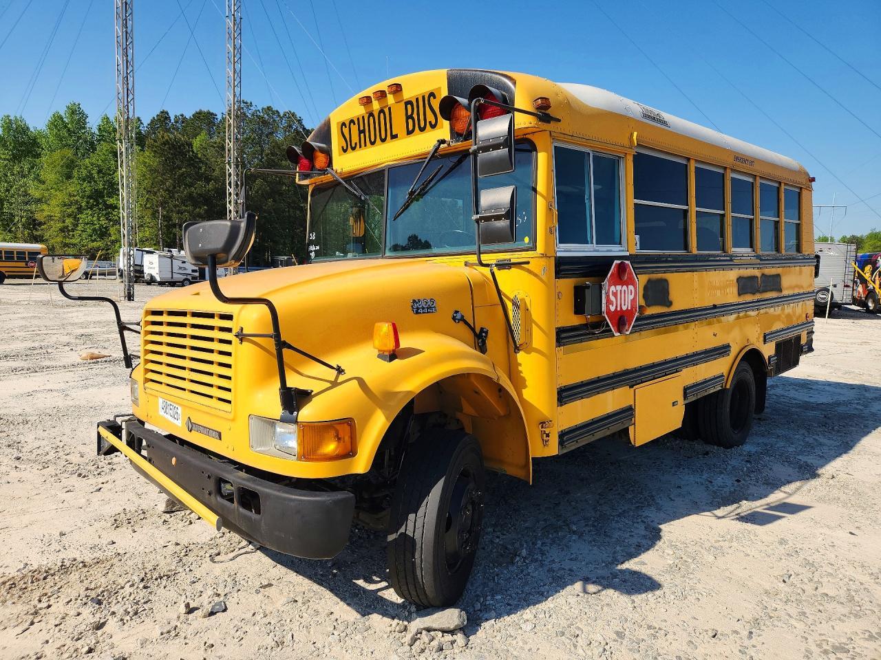 2001 International 3800 School Bus