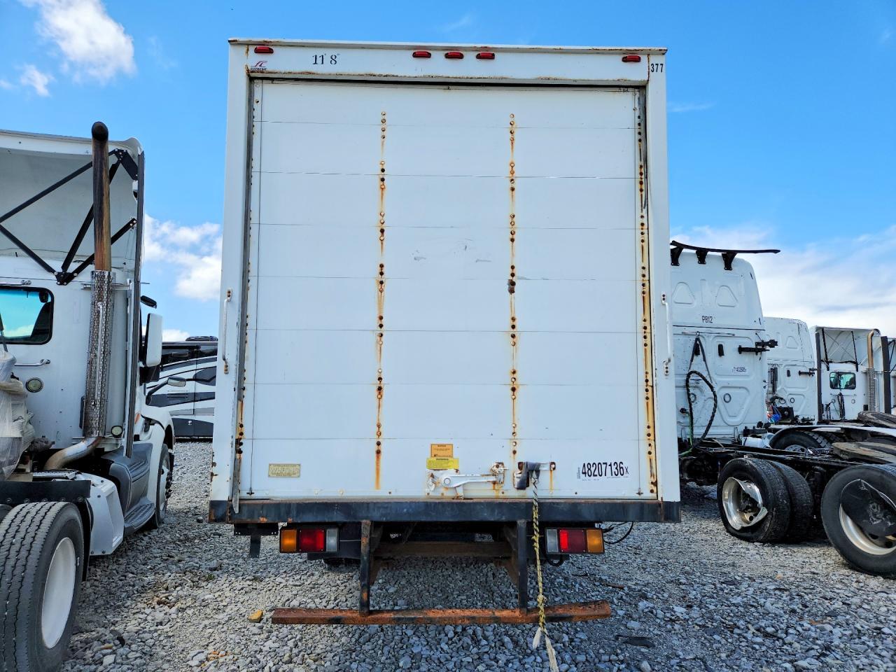 2014 Isuzu NRR Delivery Truck