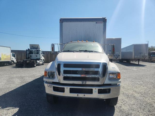 2015 Ford F750 box Truck