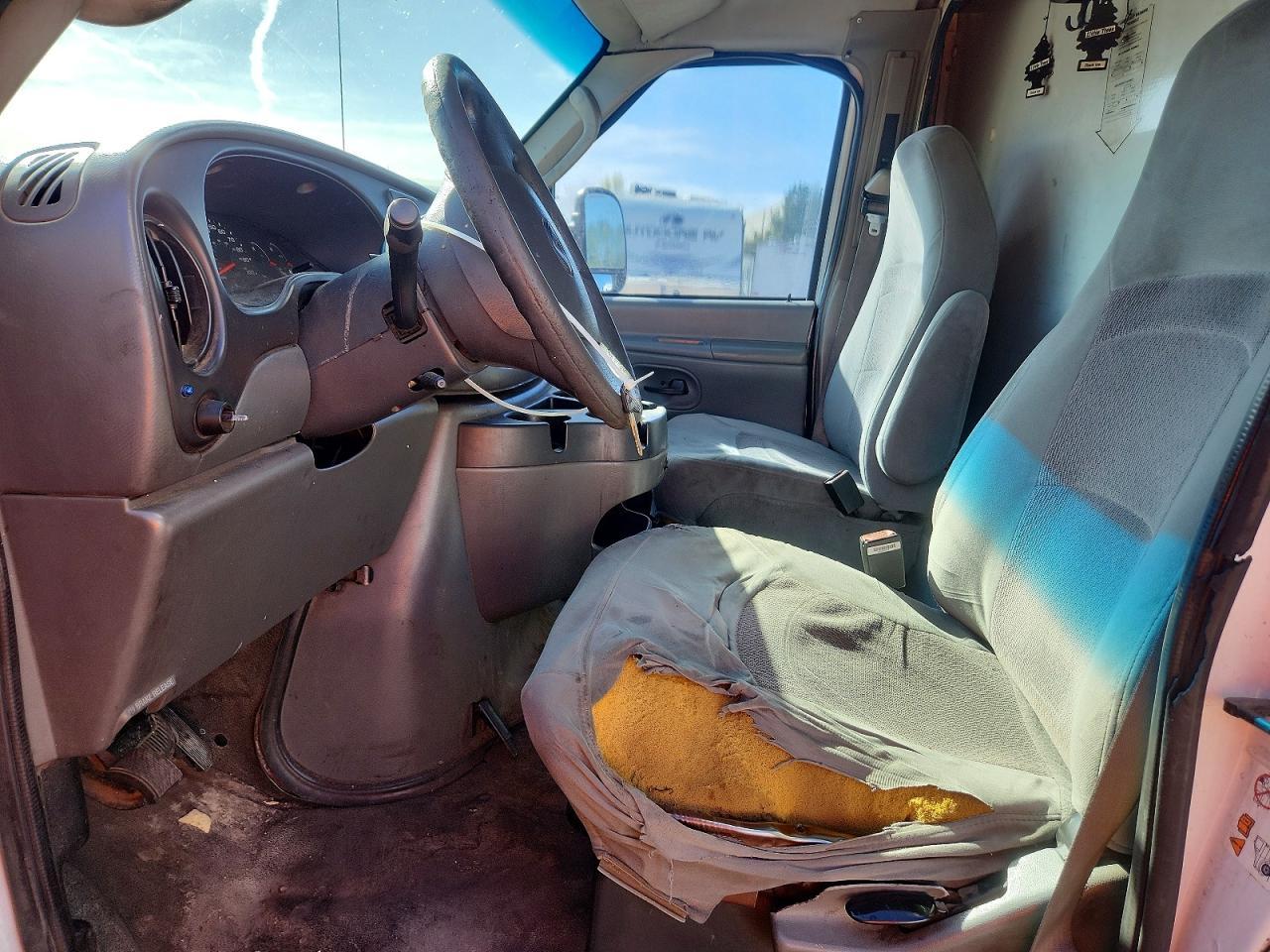 2006 Ford E350 BOX Truck