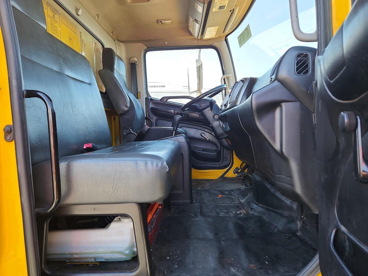 2015 Hino 258/268 BOX Truck