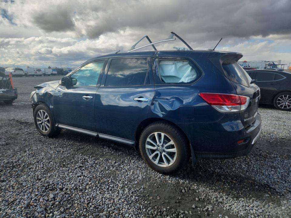 2016 Nissan Pathfinder sv