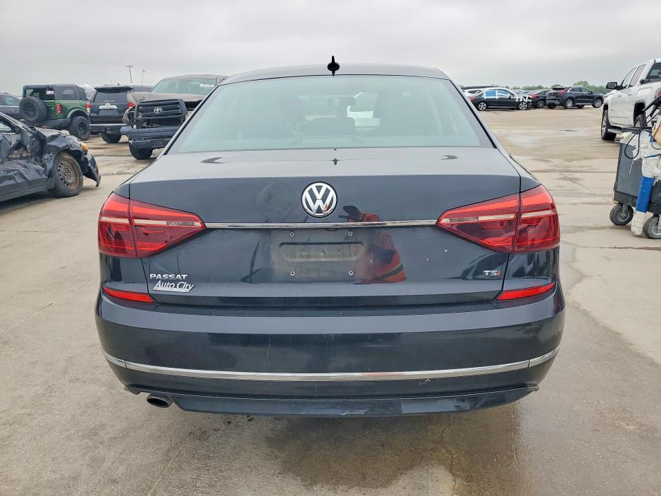 2017 Volkswagen Passat R-line