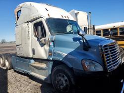 Camiones salvage a la venta en subasta: 2014 Freigliner 2014 Freightliner Cascadia 125 Semi Truck
