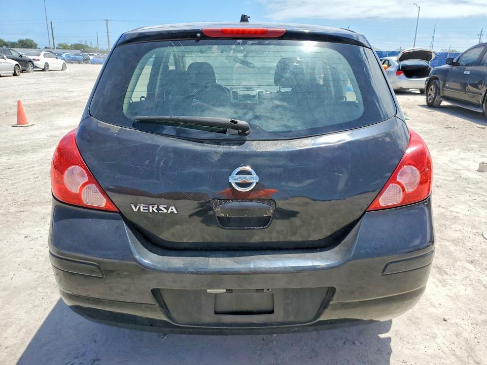 2010 Nissan Versa 1.8 s
